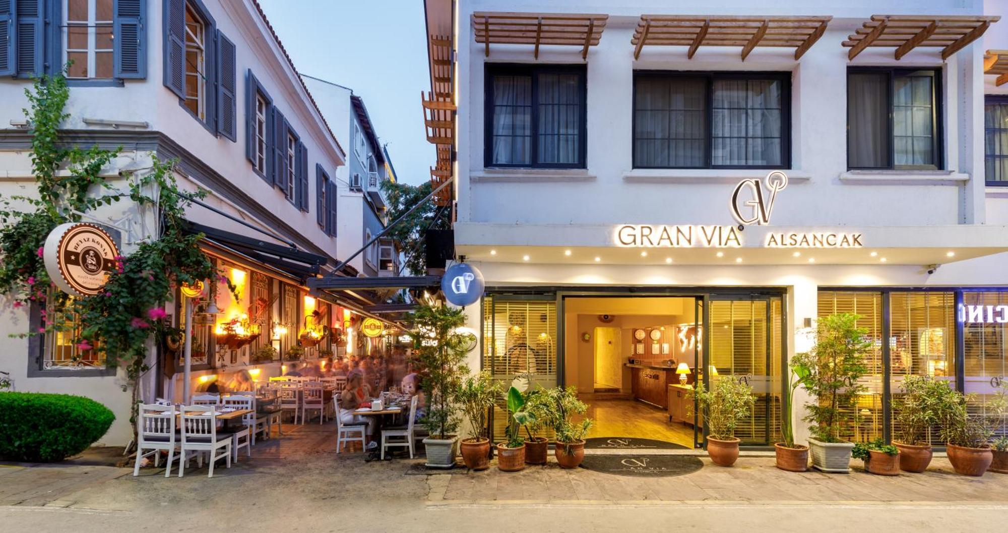 Gran Via Alsancak Hotel İzmir Buitenkant foto